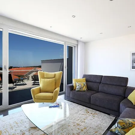 Flipwave House Назаре