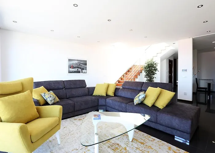 Flipwave House Назаре