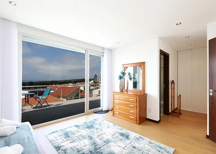 Flipwave House Назаре